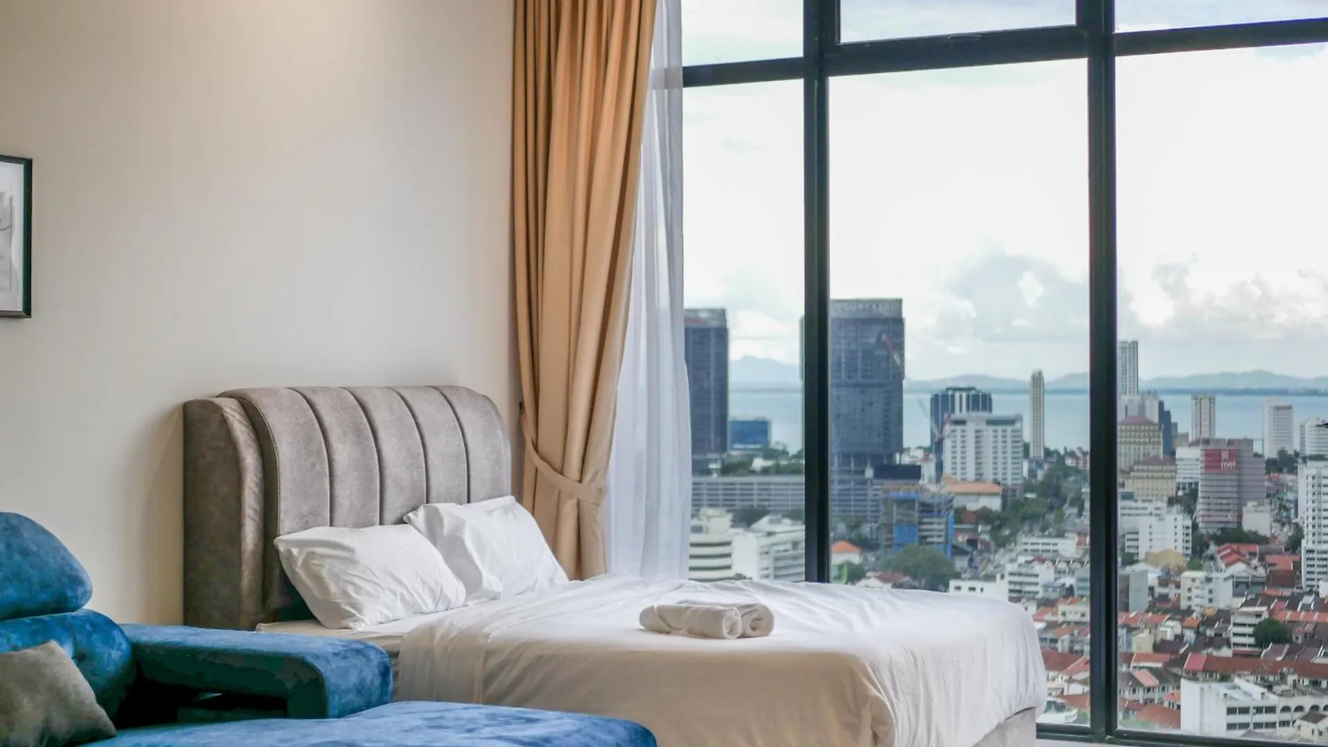 Beacon Executive Suite By Uptrend Home Management George Town
