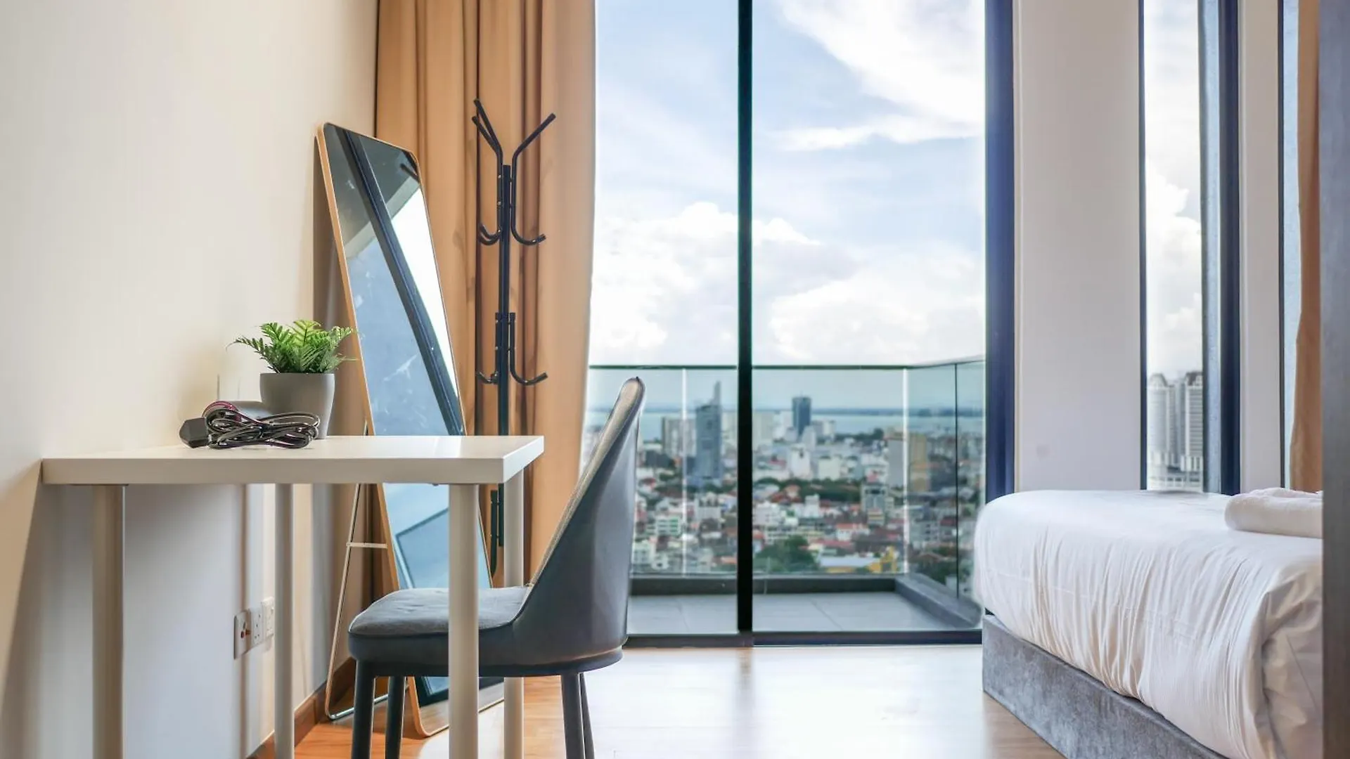 Beacon Executive Suite By Uptrend Home Management George Town 0*,