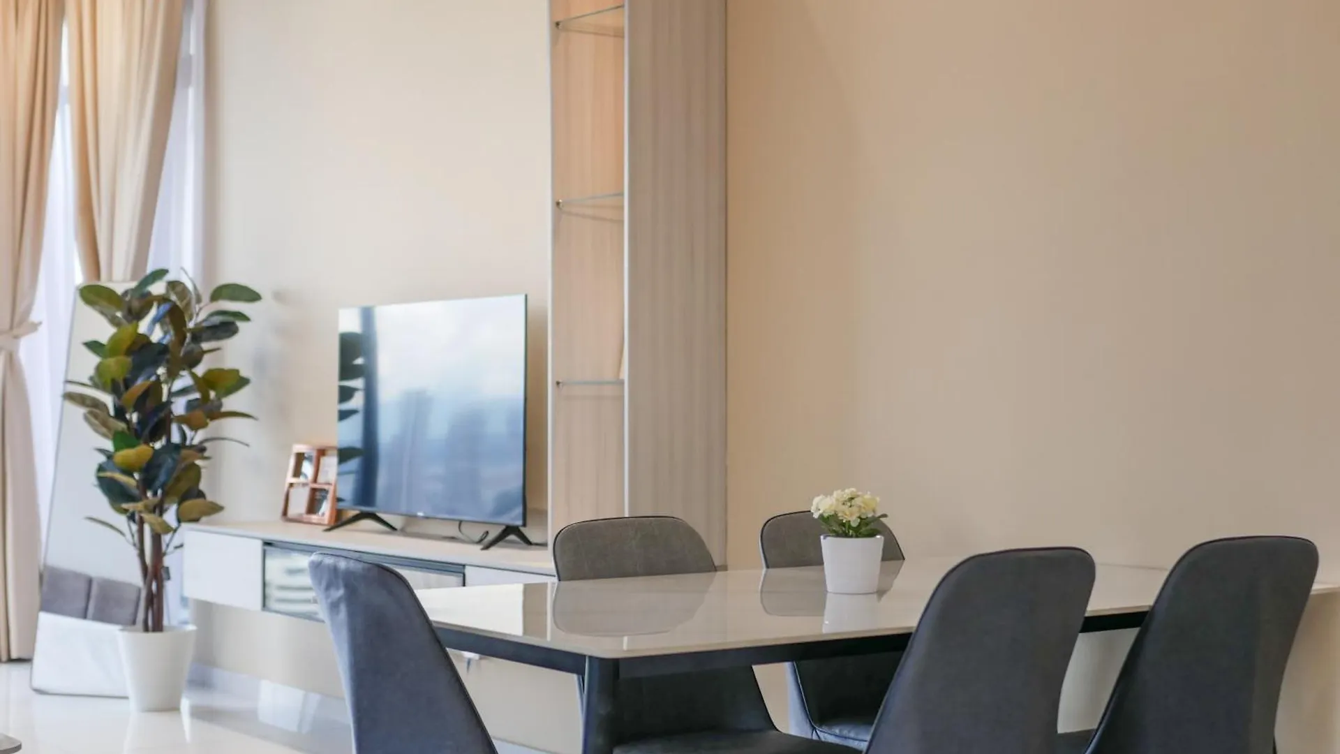 Beacon Executive Suite By Uptrend Home Management George Town Apartment